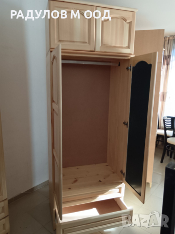 Двукрилен гардероб масив чам 70*220 см с надстройка и 2 чекмеджета / 33003, снимка 2 - Гардероби - 44513466