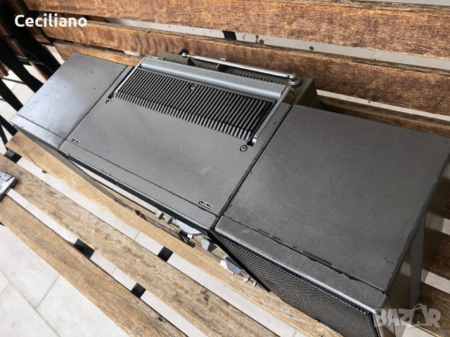 Радиокасетофон BOOMBOX! – HITACHI TRK-9300W(Japan), снимка 10 - Радиокасетофони, транзистори - 52884176