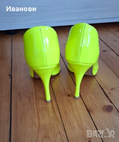 Искрящо/ ярко жълти, лачени, високи дамски обувки Daris, 39 номер, снимка 2 - Дамски обувки на ток - 50324711