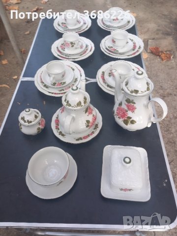порцеланов комплект за кафе и чаи, снимка 2 - Сервизи - 42758503