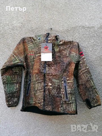 Продавам дамски уиндстопър soft shell Mammut. Материалът е с добра ветроустойчивост и, снимка 3 - Спортни екипи - 11850050