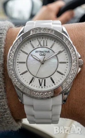 🛍️ Attractive Q&Q Japan Watch Дамски японски часовник с камъни бял като нов 