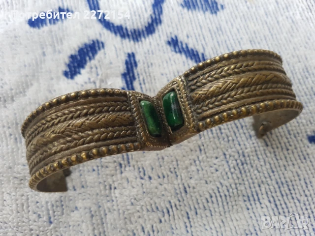 Стара гривна с камъни, снимка 2 - Антикварни и старинни предмети - 51422688