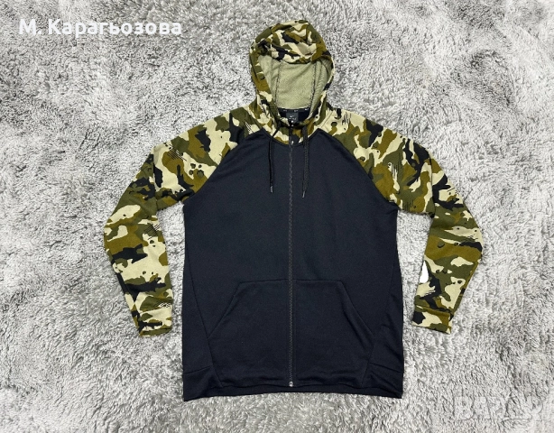 Мъжко горнище Nike Camo Fleece Hoodie, Размер L, снимка 2 - Спортни дрехи, екипи - 52407152