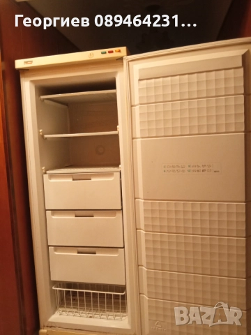 Продавам голям вертикален фризер Зануси, с добър външен видн вид, но с изтекъл фреон. , снимка 9 - Фризери - 52528368