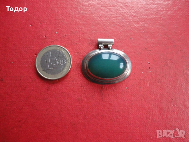 Сребърно  колие медальон с нефрит 925