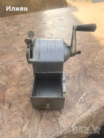 Острилка за моливи, снимка 8 - Ученически пособия, канцеларски материали - 54118468