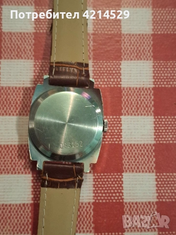 Съветски часовник, снимка 4 - Антикварни и старинни предмети - 53266331