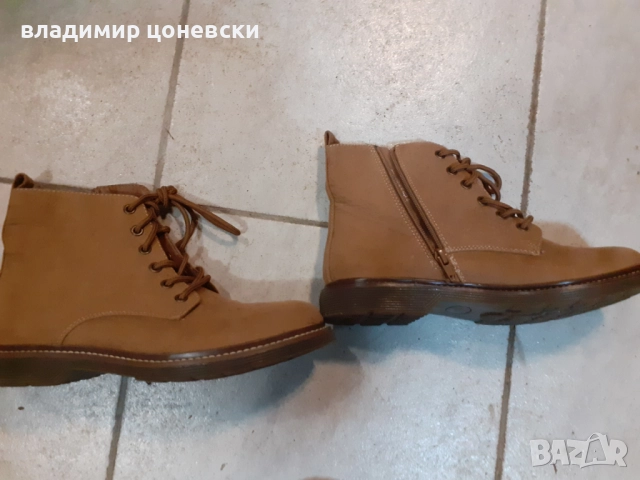 Оригинални дамски маратонки Nike и дамски кларкове,обувки, снимка 4 - Маратонки - 52709329