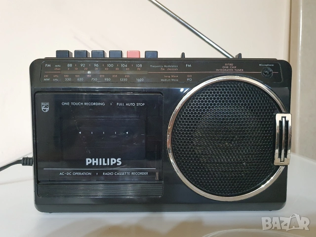 Philips D 7182, снимка 2 - Радиокасетофони, транзистори - 54313707
