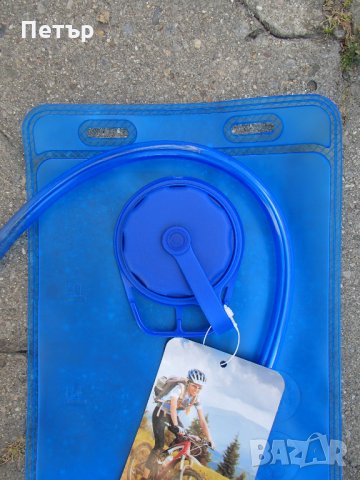 Продавам нов мех два литра за вода Camelbag за раница, снимка 2 - Спортна екипировка - 29533869