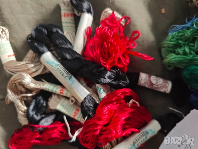 Продавам стари конци за гоблени, снимка 10 - Други - 51775999