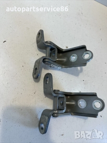 Предна горна и долна лява панта на врата за KIA Sportage 1.6 CRDi (2020), снимка 2 - Части - 53355988