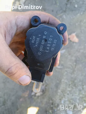 Моторче клапа парно Mercedes HVAC A2038201642 G4126 EAB502 BEHR OEM W203, снимка 3 - Части - 49390606