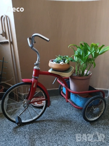 Стара детска триколка-колело за декорация,украса,реставрация.