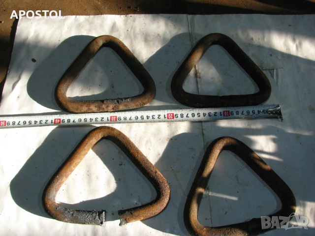 халка Триъгълна  скоба