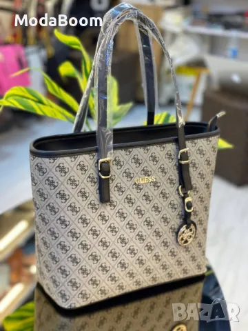 Guess дамски чанти Различни цветове , снимка 2 - Чанти - 48854390