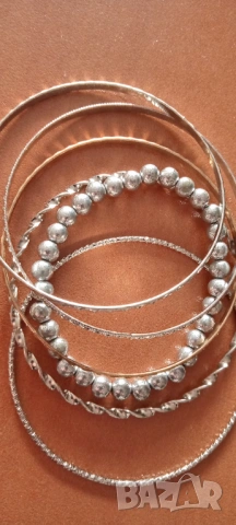 Колие,медальон.Гривна.Chanel, Miu-Miu. Diyor , снимка 5 - Колиета, медальони, синджири - 50160404