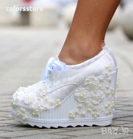 Обувки на платформа - бели - 710-12