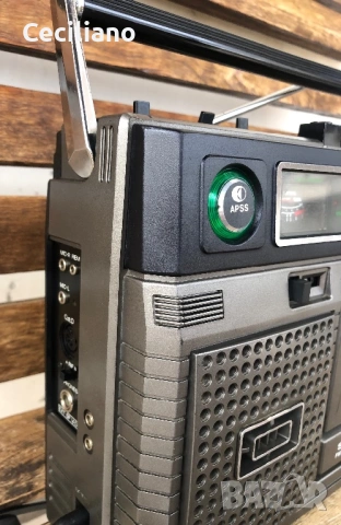 Радиокасетофон Sharp GF-8080E , снимка 3 - Радиокасетофони, транзистори - 53226932