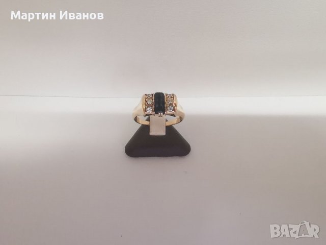 Златен пръстен с оникс и циркони 1, снимка 1 - Пръстени - 38054772