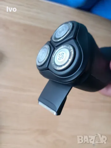 Електрическа самобръсначка Philips Series 1000 / С тример / Несесер + Зарядно / Нова, снимка 7 - Електрически самобръсначки - 55980171