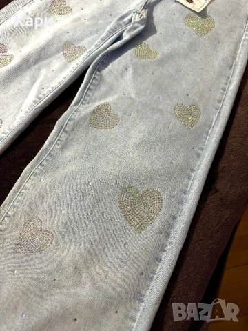 Дамски дънки с широк крачол и камъчета сърца, снимка 4 - Панталони - 54117119