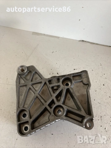 Конзола (стойка) за монтаж за Nissan Qashqai 1.5 Dci (2010) двигател K9K 8200633253