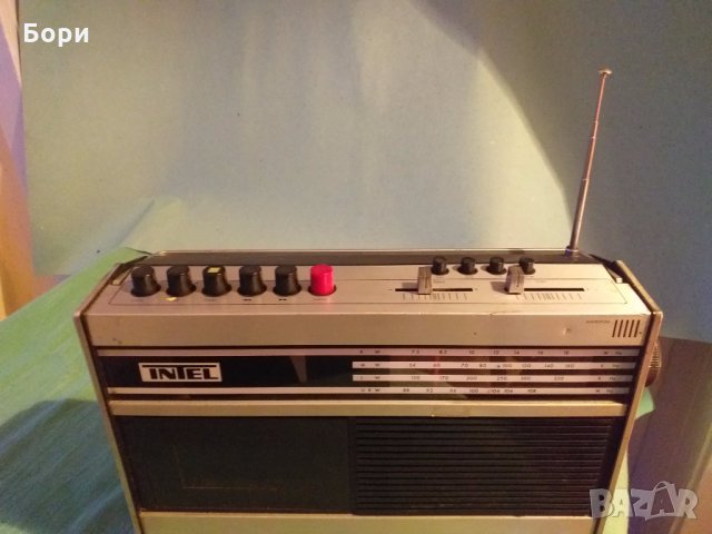 INTEL RR 2402 Радиокасетофон, снимка 5 - Радиокасетофони, транзистори - 31450538