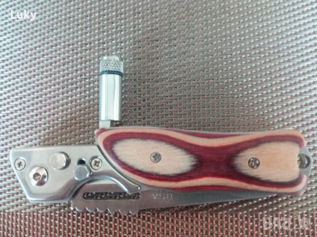 Продавам стилeн , красив ,автоматичен,сгъваем,за оцеляване нож+фенерче+калъф--USA., снимка 4 - Ножове - 42140884