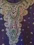 Индийска традиционна южноазиатска курта (kurta) или камиз (kameez), отличаваща се с наситено лилав , снимка 4