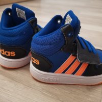 Маратонки adidas HOOPS MID 2.0, снимка 5 - Детски маратонки - 42113540