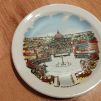 Красива порцеланова чиния от Ватикана., снимка 1 - Колекции - 44707494