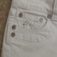 Бели 3/4 дънки със сребристи камъчета по джобовете, снимка 3 - Дънки - 37717793