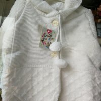 Бяла бебешка жилетка, за 8мес,1год, 2год., снимка 1 - Детски пуловери и жилетки - 42458030