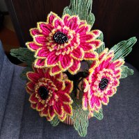 Цветя от мъниста, снимка 2 - Изкуствени цветя - 39405233