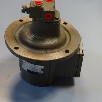 Емулсионна помпа MEZ Brno 3CZA05X 220/380V emulsion pump, снимка 9 - Резервни части за машини - 42889394