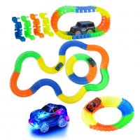 Светеща писта Magic Tracks, Състезателна количка, 220 части, Многоцветна, снимка 3 - Коли, камиони, мотори, писти - 30124457