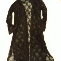 Много луксозна копринена горница в черно, марка KIKI RIKI  с конусовидни ефектни копчета, снимка 5 - Туники - 37446306