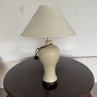 керамична настолна лампа , снимка 1 - Настолни лампи - 38705859