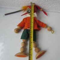 Пинокио дървена стара играчка, марионетка, Буратино на пружина, виси, снимка 3 - Антикварни и старинни предмети - 29741624