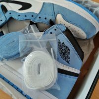 Чисто Нови Оригинални Обувки Nike Air Jordan 1 High Retro University Blue Heritage 43 Размер Номер, снимка 4 - Кецове - 39024448