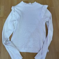 Бяла рипсена блуза с къдрици , снимка 1 - Блузи с дълъг ръкав и пуловери - 40075618
