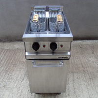 професионален, електрически, двоен фритюрник на база марка AMBACH, снимка 4 - Обзавеждане на кухня - 44514174