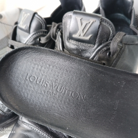 Limited Edition КАТО НОВИ LOUIS VUITTON® ORIGINAL LV TRAINER BLACK LEATHER SNEAKER 40 - 41, снимка 4 - Ежедневни обувки - 44572285