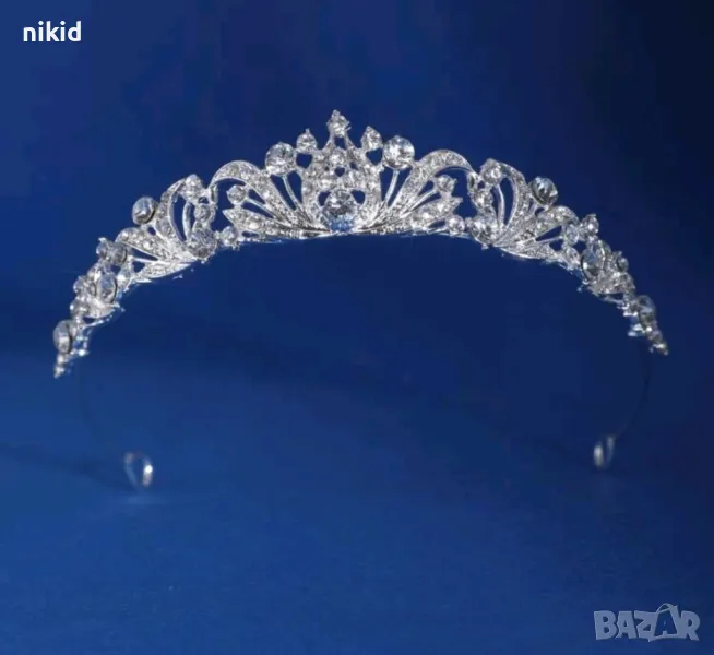 Сребриста декорирана метална корона тиара дамска детска закоса глава диадема, снимка 1