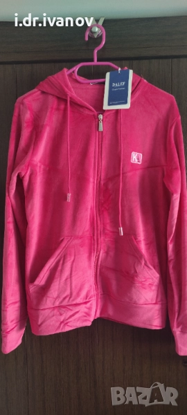 нов плюшен комплект с качулка , снимка 1