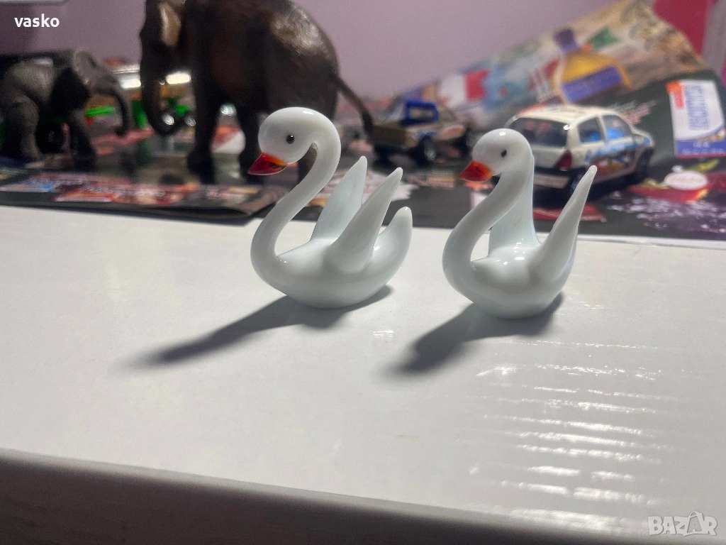 Стъклени лебеди-перфектни, снимка 1