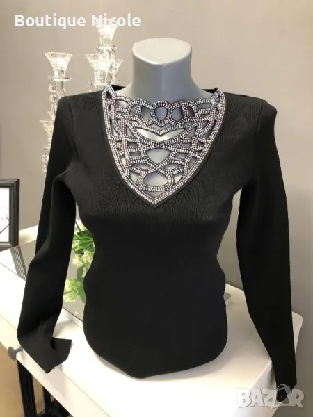 Дамски блузи с ефектно деколте с камъни  , снимка 1