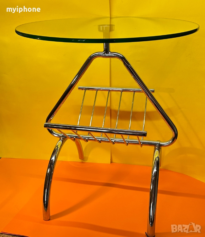 Винтидж масичка за кафе със стъклен плот и поставка за списания, снимка 1